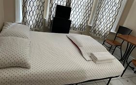 586 Hotel Toronto